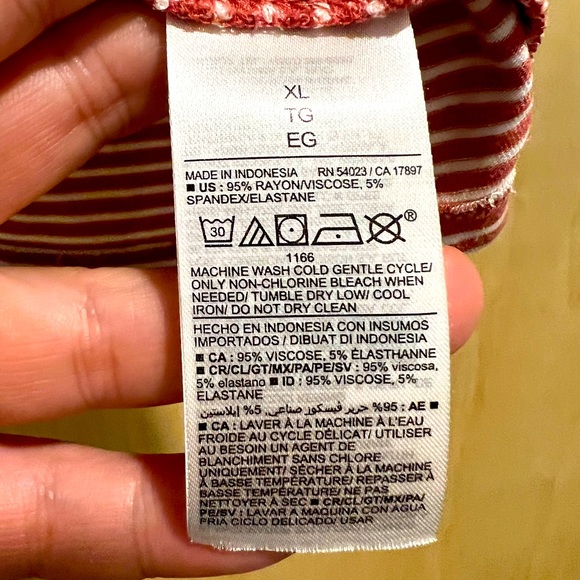 Old Navy Burnt Orange & White Striped V-Neck T-Shirt - Picture 4 of 4